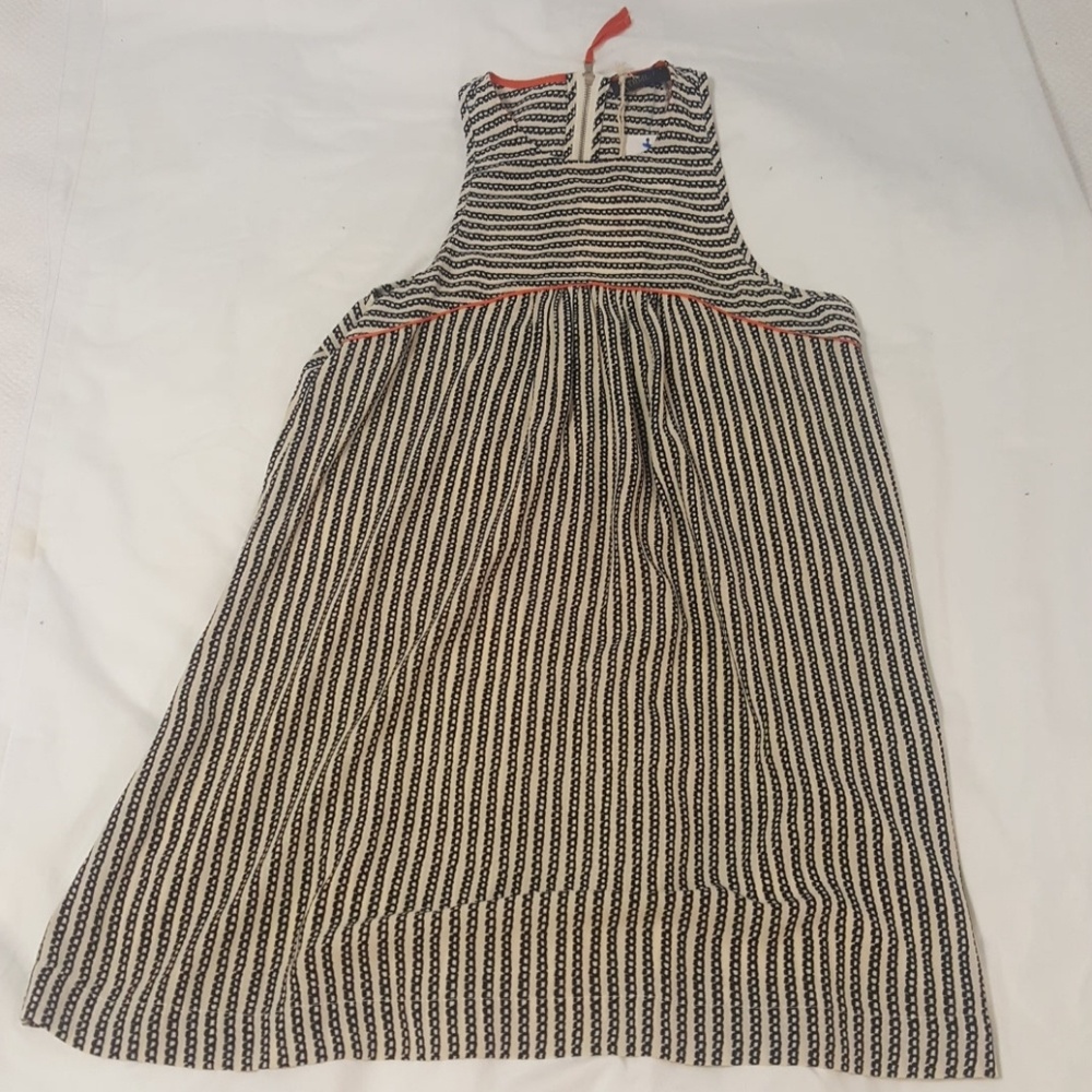 Sleeveless top